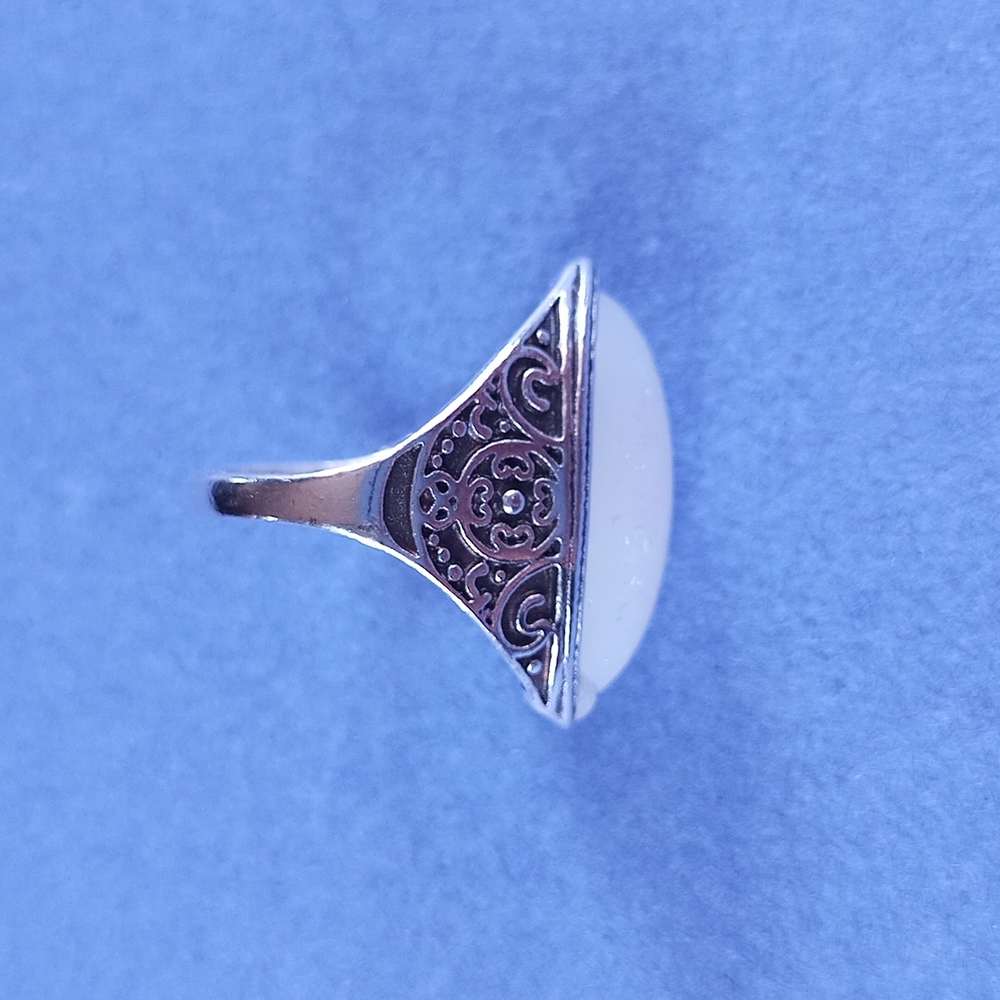 NWOT Vintage-Like Bohemian Silver Ring OVAL - Picture 6 of 6